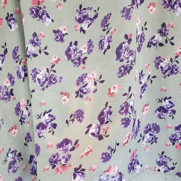 Torrid gray floral Semisheer blouse short sleeved - Picture 8 of 11